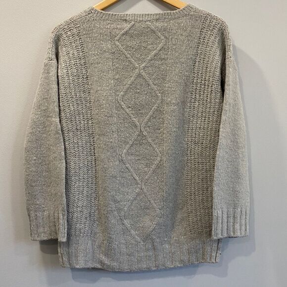 Cupcakes And Cashmere Gray Long Sleeves Sweater - Picture 5 of 5